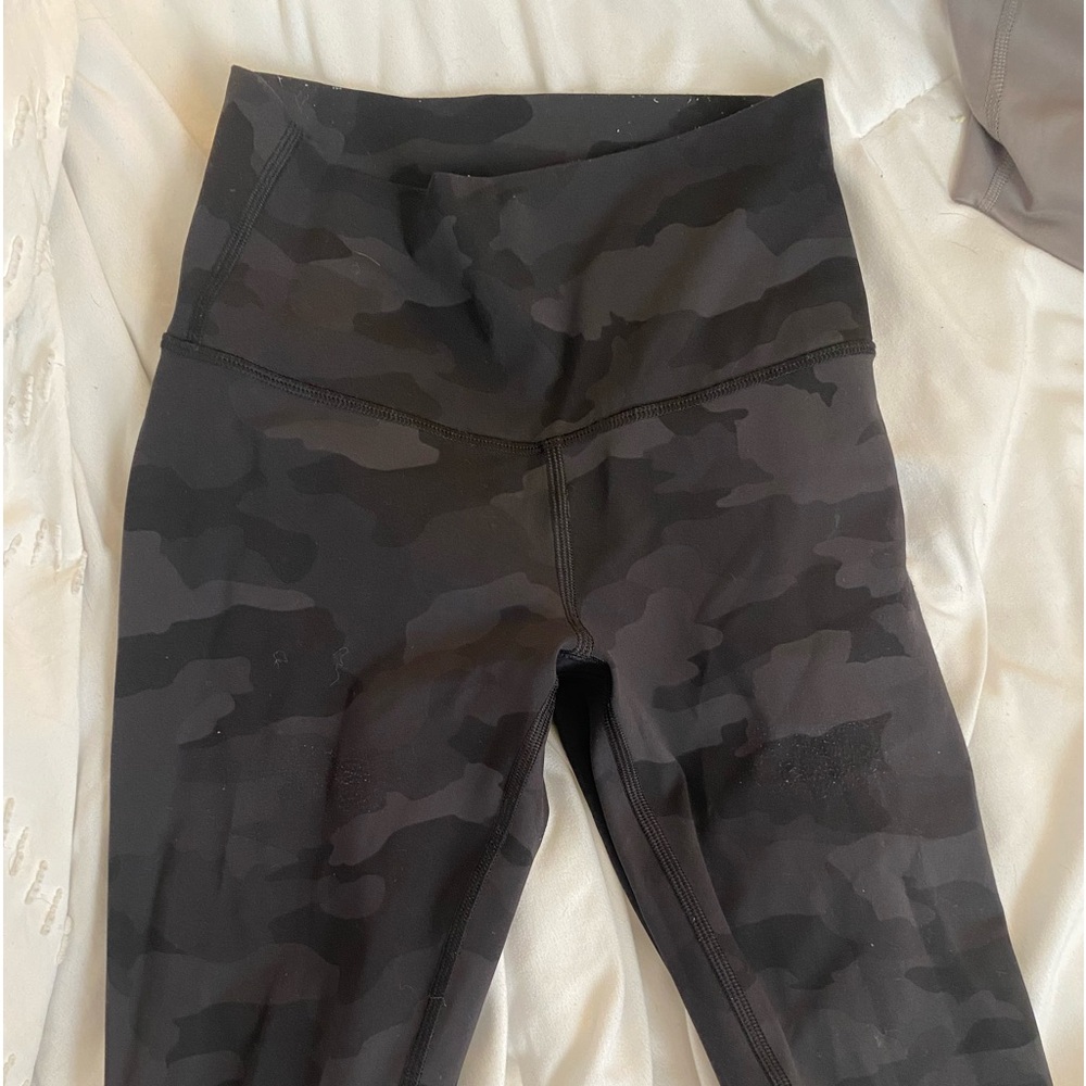 Lululemon camo pants size 2